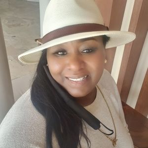 Meet your Posher, Christine